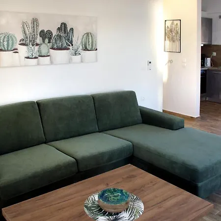 Apartment Thalia Chanla *