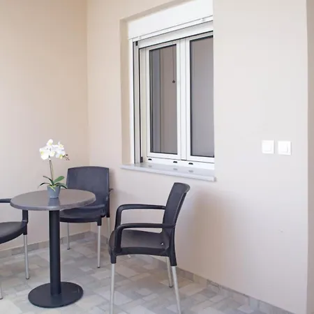 Thalia Chanla Apartment