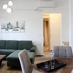 Apartment Thalia Chanla *