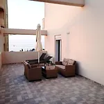 Thalia Chanla Apartment *
