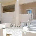 Apartment Thalia Chanla *